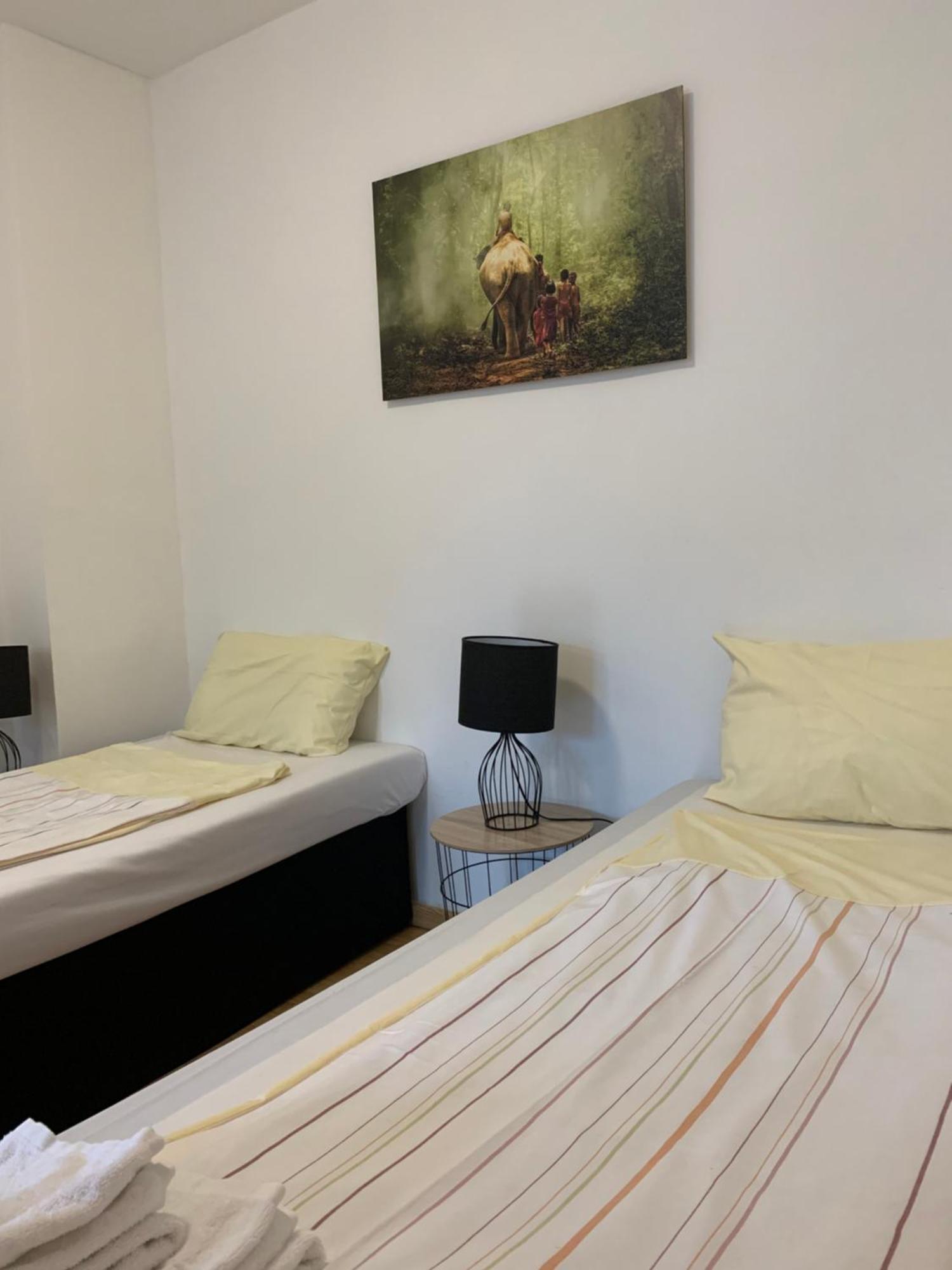 Neumünster Praktische City Apartments Direkt Am Hauptbahnhof מראה חיצוני תמונה