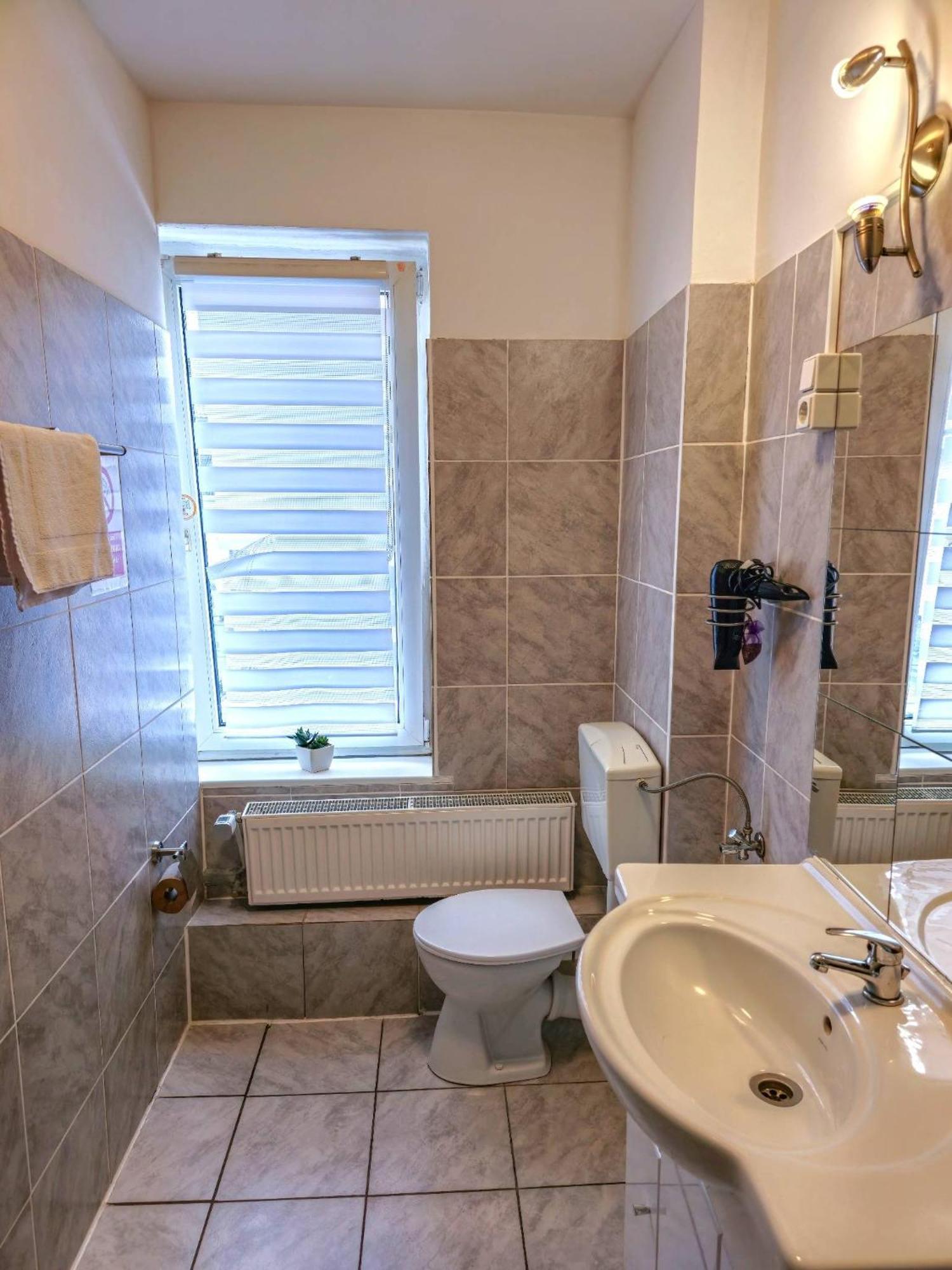 Neumünster Praktische City Apartments Direkt Am Hauptbahnhof מראה חיצוני תמונה